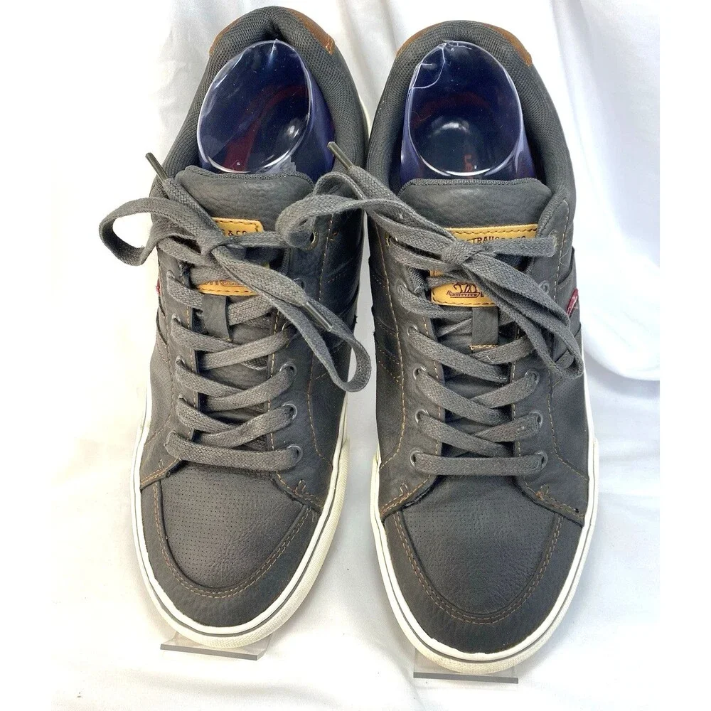 LEVI STRAUSS Men's Size 9,5 Sneaker Gray Faux Leather Lace Up Round Toe Low Top